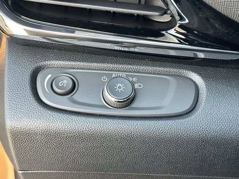 New 2026 Buick Envista Avenir image 16