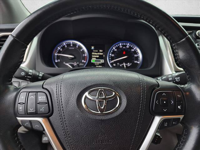 Used 2017 Toyota Highlander XLE AWD/4WD image 12