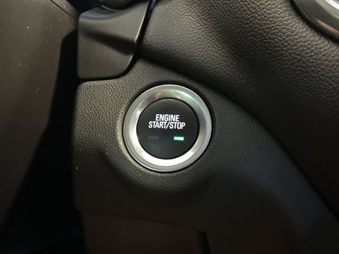 Used 2024 Chevrolet Equinox LT AWD/4WD image 23