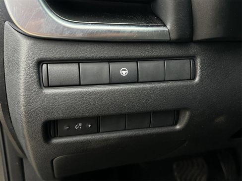 Certified 2023 Nissan Rogue SV image 14