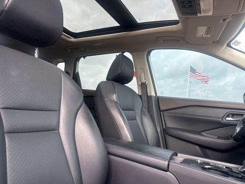 Used 2023 Nissan Rogue SV w/ SV Premium B Package FWD image 27