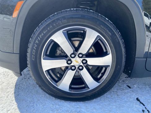 Used 2023 Chevrolet Traverse LT w/ LT Premium Package image 10