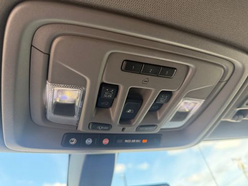 Used 2021 Chevrolet Silverado 1500 LT Trail Boss w/ Convenience Package II AWD/4WD image 29
