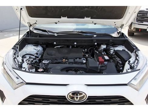 Used 2024 Toyota RAV4 LE FWD image 31