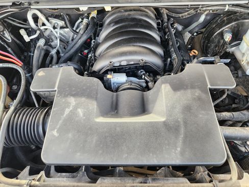Used 2019 Chevrolet Suburban Premier AWD/4WD image 34