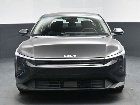 New 2025 Kia K4 LXS image 11