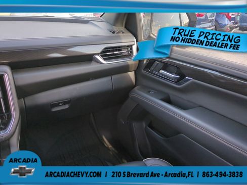 Used 2025 GMC Yukon Elevation AWD/4WD image 18