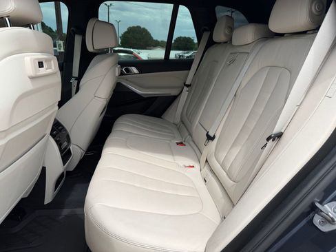 Used 2022 BMW X5 xDrive40i w/ M Sport Package AWD/4WD image 22
