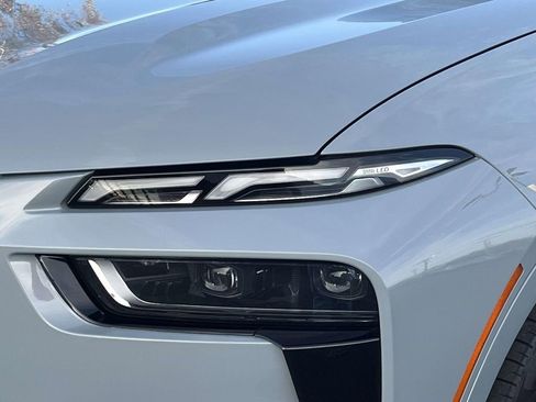 Used 2023 BMW X7 xDrive40i w/ M Sport Package image 8