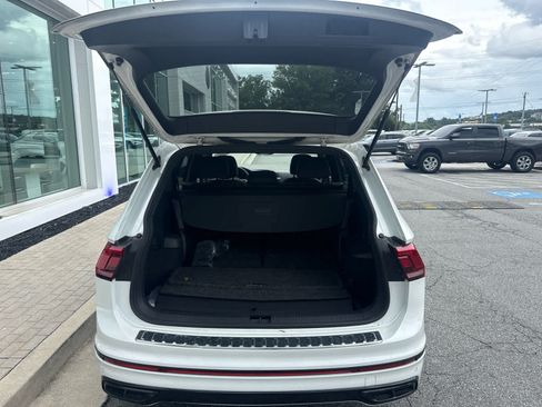 Certified 2023 Volkswagen Tiguan SE R-Line FWD image 19