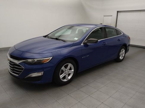 Used 2023 Chevrolet Malibu LS FWD image 2