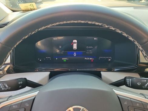 Certified 2025 Volkswagen Taos S FWD image 19