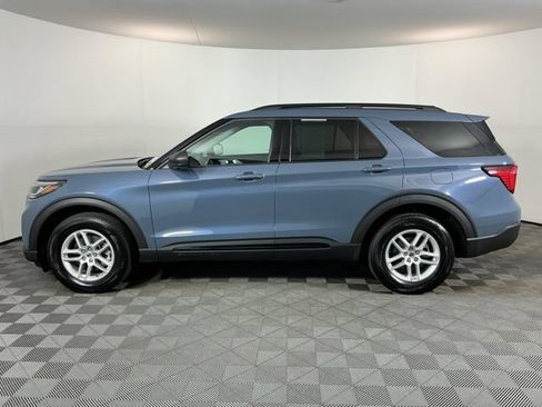 Used 2026 Ford Explorer Active AWD/4WD image 8
