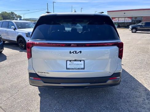 New 2026 Kia Carnival SX w/ SX Dark Edition Package FWD image 3