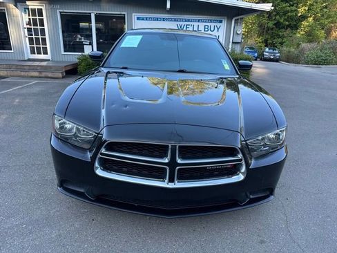 Used 2014 Dodge Charger SE w/ Connectivity Group RWD image 2