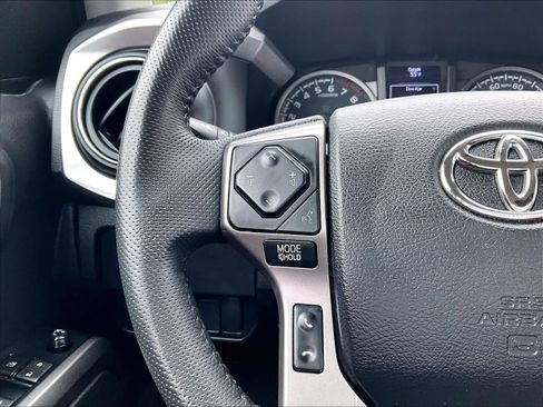 Used 2022 Toyota Tacoma SR5 AWD/4WD image 23