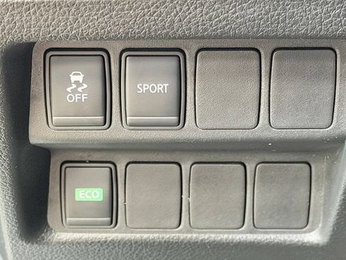 Used 2016 Nissan Rogue SV FWD image 37