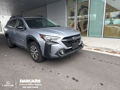 Used 2024 Subaru Outback Premium image 1