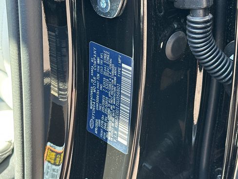 Used 2025 Hyundai Tucson Limited image 31