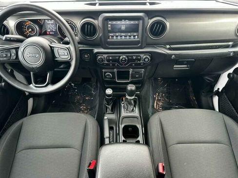 Used 2023 Jeep Gladiator Sport image 16