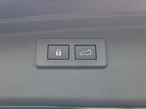 Certified 2025 Subaru Outback Premium AWD/4WD image 12