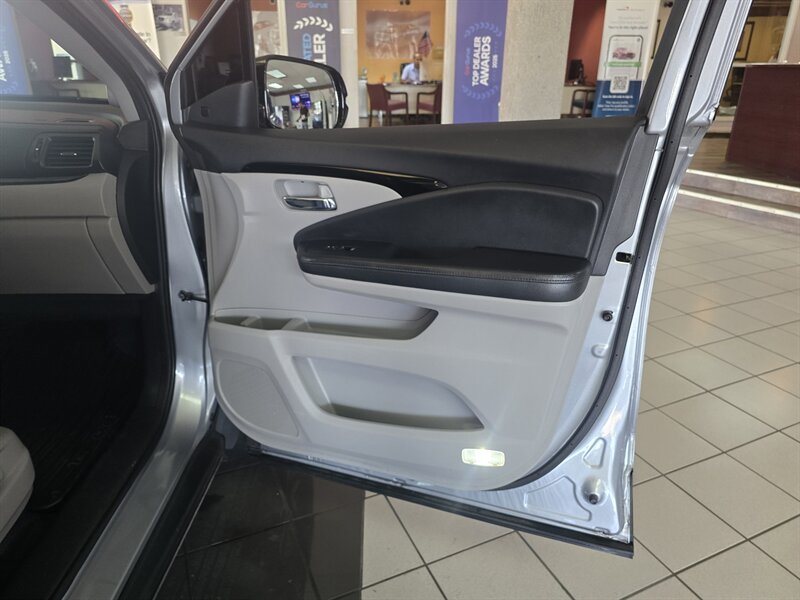 Used 2019 Honda Pilot Touring image 15