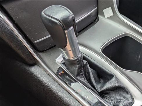 Used 2018 Honda Accord Sport image 11