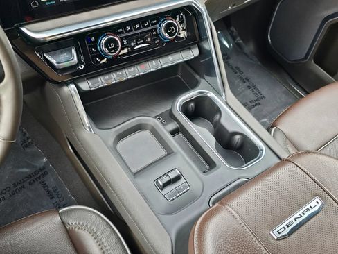 Certified 2025 GMC Sierra 2500 Denali w/ Denali Reserve Package AWD/4WD image 17