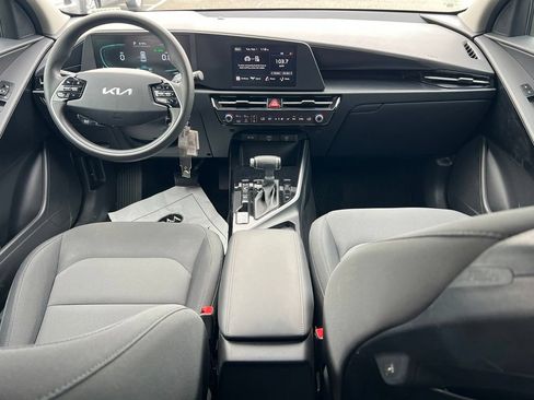 Certified 2025 Kia Niro LX FWD image 14