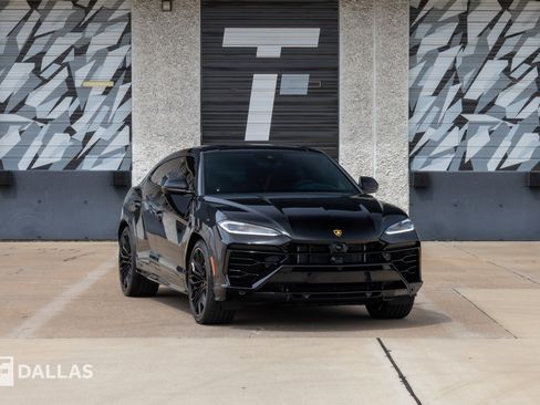 Used 2025 Lamborghini Urus SE image 1