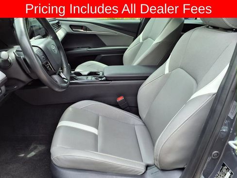 Used 2025 Toyota Camry SE w/ Convenience Package FWD image 22
