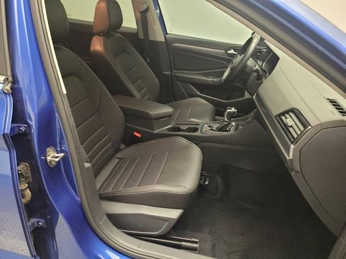 Used 2024 Volkswagen Jetta SE w/ Panoramic Sunroof Package image 21