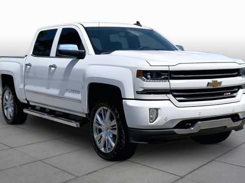 Used 2017 Chevrolet Silverado 1500 LTZ Z71 w/ LTZ Plus Package AWD/4WD image 3