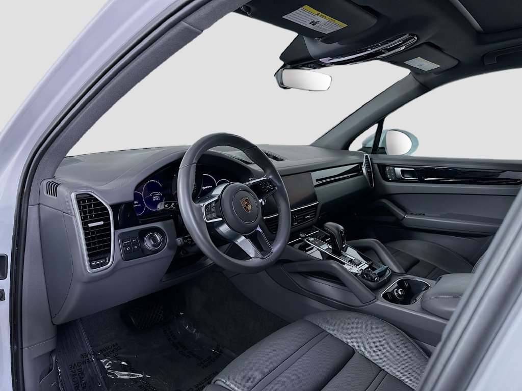 Certified 2022 Porsche Cayenne AWD/4WD image 4