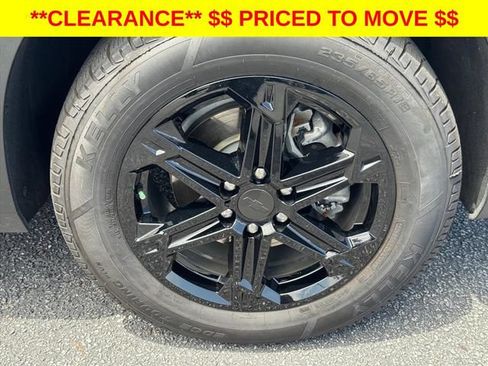 Certified 2024 Chevrolet Blazer LT w/ Convenience Package FWD image 32