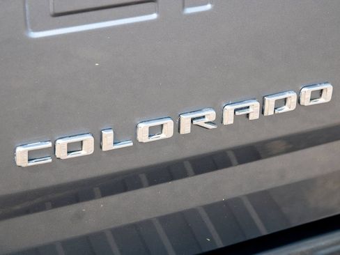 Used 2022 Chevrolet Colorado LT AWD/4WD image 40