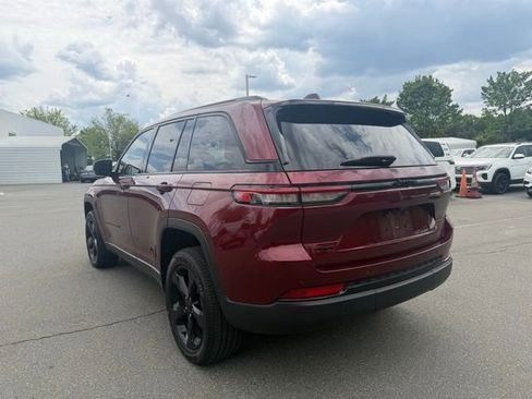 Used 2023 Jeep Grand Cherokee Altitude AWD/4WD image 3