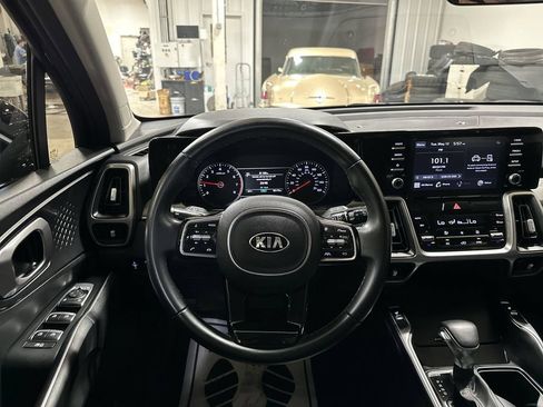 Used 2021 Kia Sorento S w/ Panoramic Sunroof Package AWD/4WD image 11