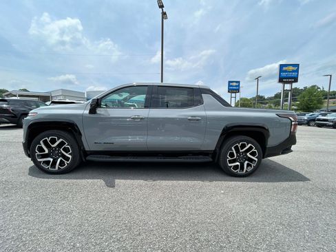 New 2025 Chevrolet Silverado EV RST image 6