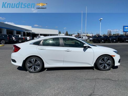 Used 2018 Honda Civic EX-T image 8