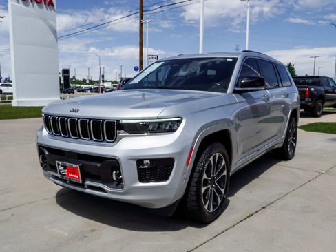 Used 2021 Jeep Grand Cherokee L Overland w/ Luxury Tech Group IV AWD/4WD image 4