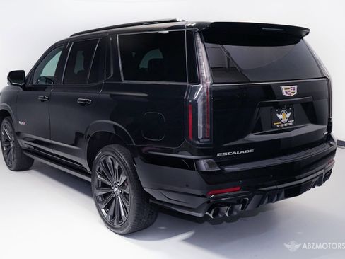 Used 2026 Cadillac Escalade V AWD/4WD image 7