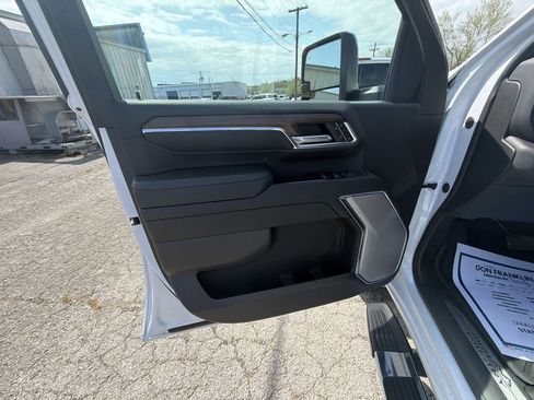 Used 2024 Chevrolet Silverado 2500 High Country w/ Technology Package AWD/4WD image 13