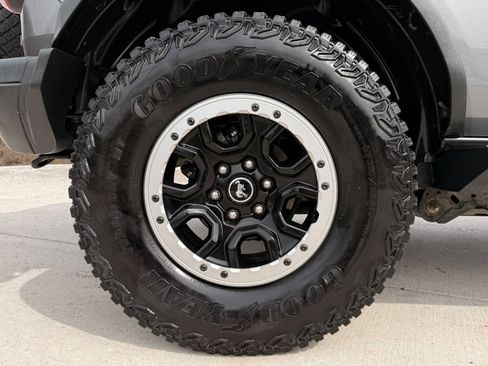 Used 2022 Ford Bronco Badlands image 61