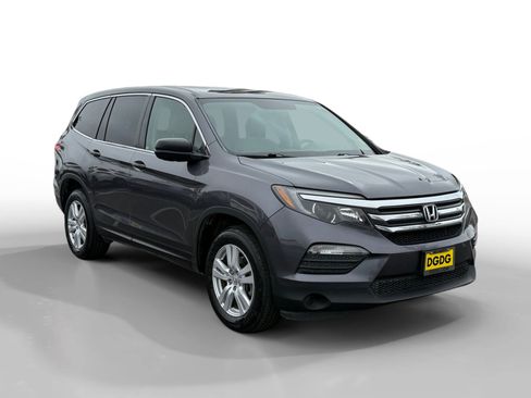 Certified 2018 Honda Pilot LX image 7