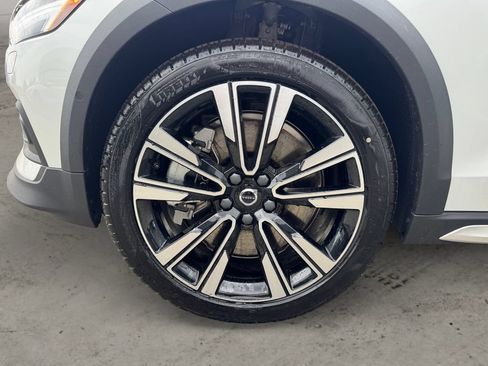 New 2026 Volvo V60 B5 Cross Country Ultra w/ Climate Package AWD/4WD image 8