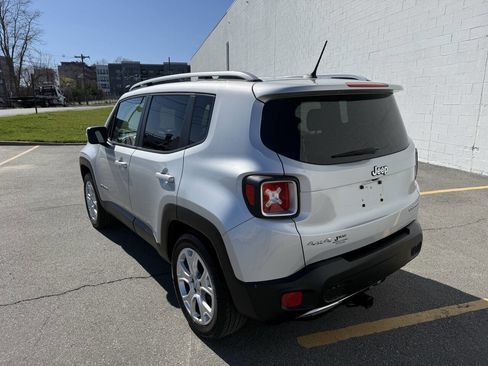 Used 2015 Jeep Renegade Limited image 3