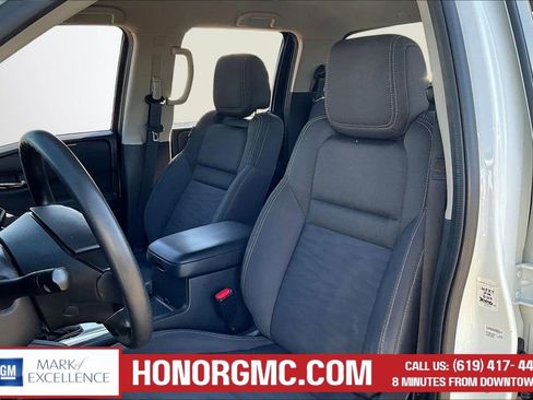 Used 2022 Nissan Frontier SV image 21