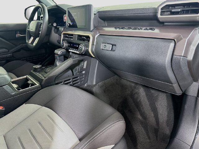 Used 2025 Toyota Tacoma TRD Off-Road AWD/4WD image 29