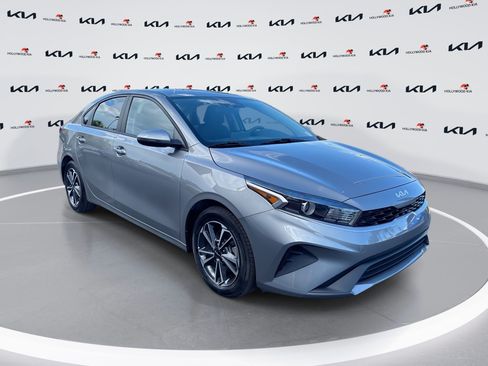 Used 2023 Kia Forte LXS w/ LXS Technology Package FWD image 1